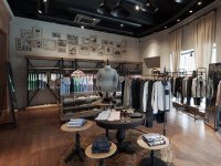 服裝專賣(mài)店室內(nèi)裝修裝飾設(shè)計(jì)效果-1116-05